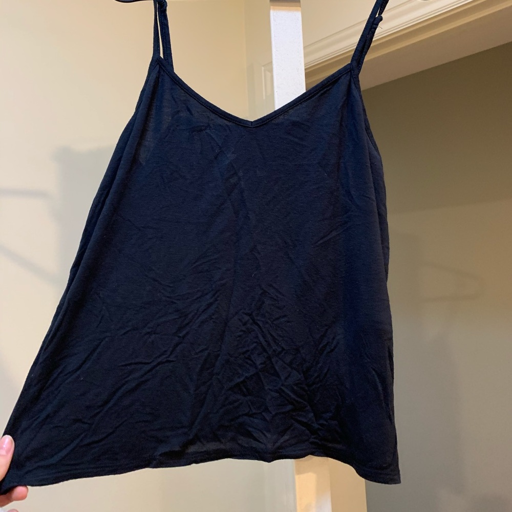 Black cropped tank